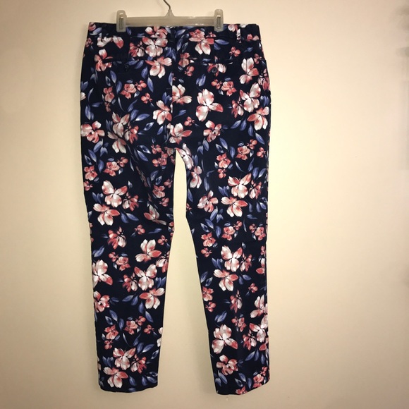 {GAP}•Floral Print•Khaki•Capri•Pants•20R - Picture 2 of 4